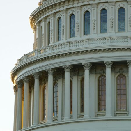Senatoren schlägen Stablecoin Bill Versagen über die Partisanenpolitik