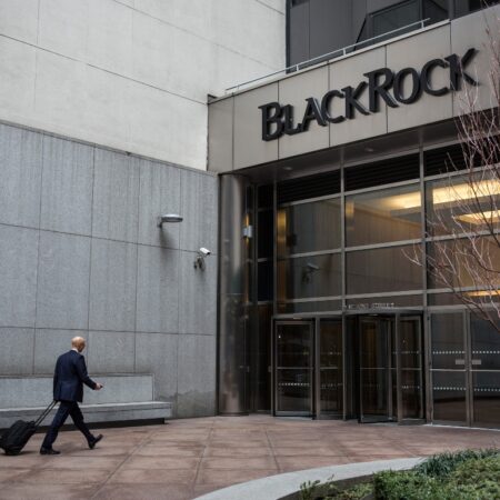 BlackRock trifft sich mit der SEC, um das Stakeln, Tokenisierung, andere zu diskutieren, andere